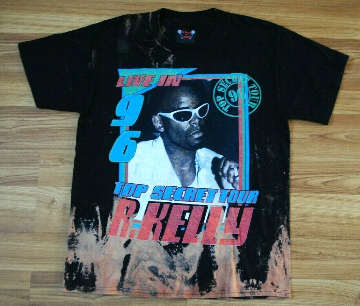 VINTAGE R. KELLY T-SHIRT 1996 THE DOWN LOW TOP SECRET TOUR VINTAGE R. KELLY T-SHIRT 1996 THE DOWN LOW TOP SECRET TOUR