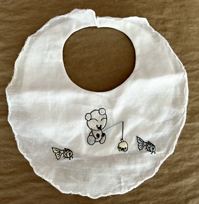 Little Bear scalloped cotton bib - White