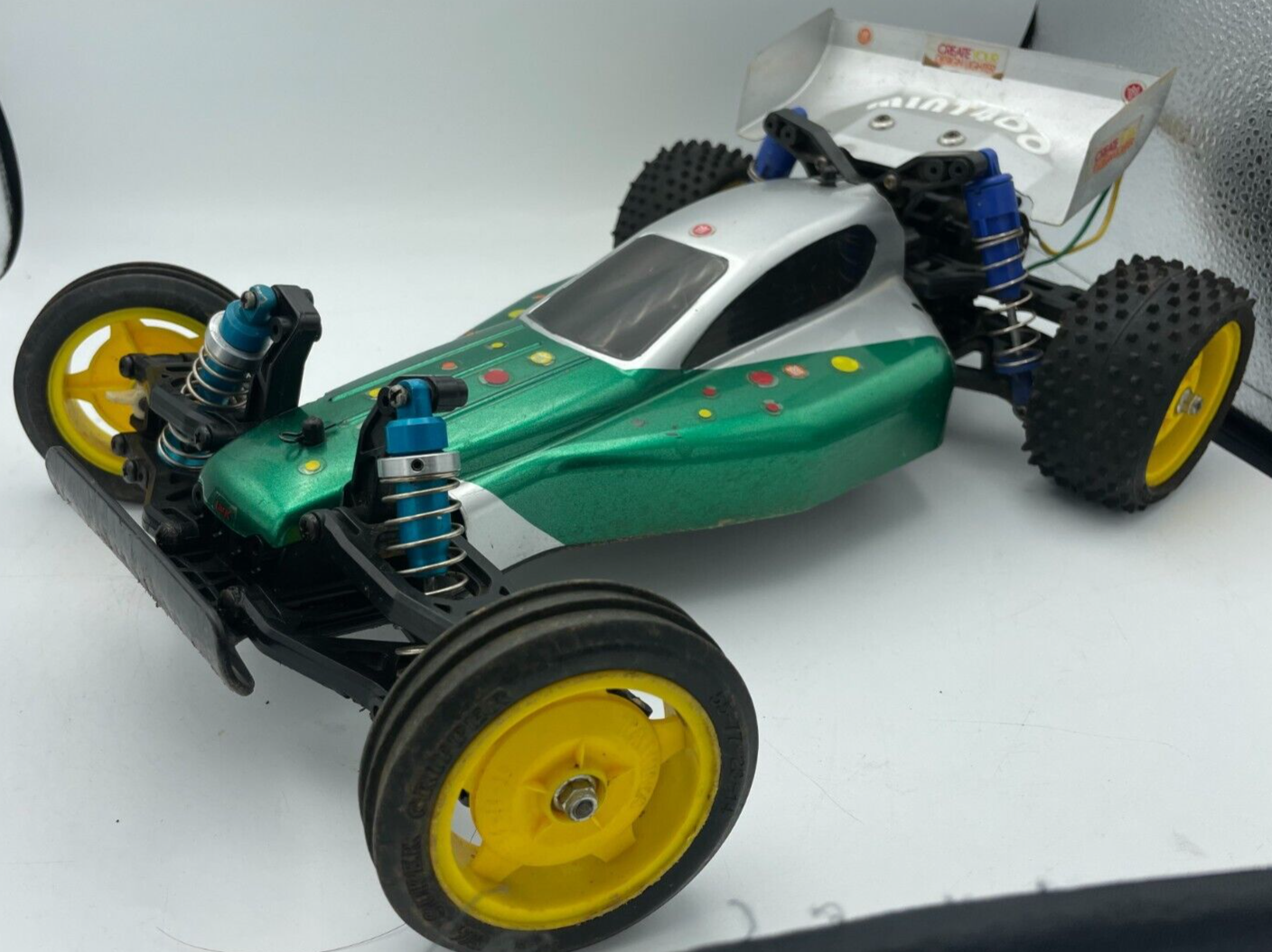 タミヤ入門用RWDバギーDT02ネオファルコン！ミニ四駆の人気車種をRCカーとして販売したものの、人気の高いDT02系の中でも知名度が低く知らない人が多そうな車を紹介！
