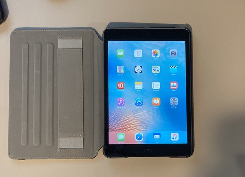 iPad本体 iPad mini 4 Amazon.com : Apple iPad Mini 4, 128GB, Silver - WiFi