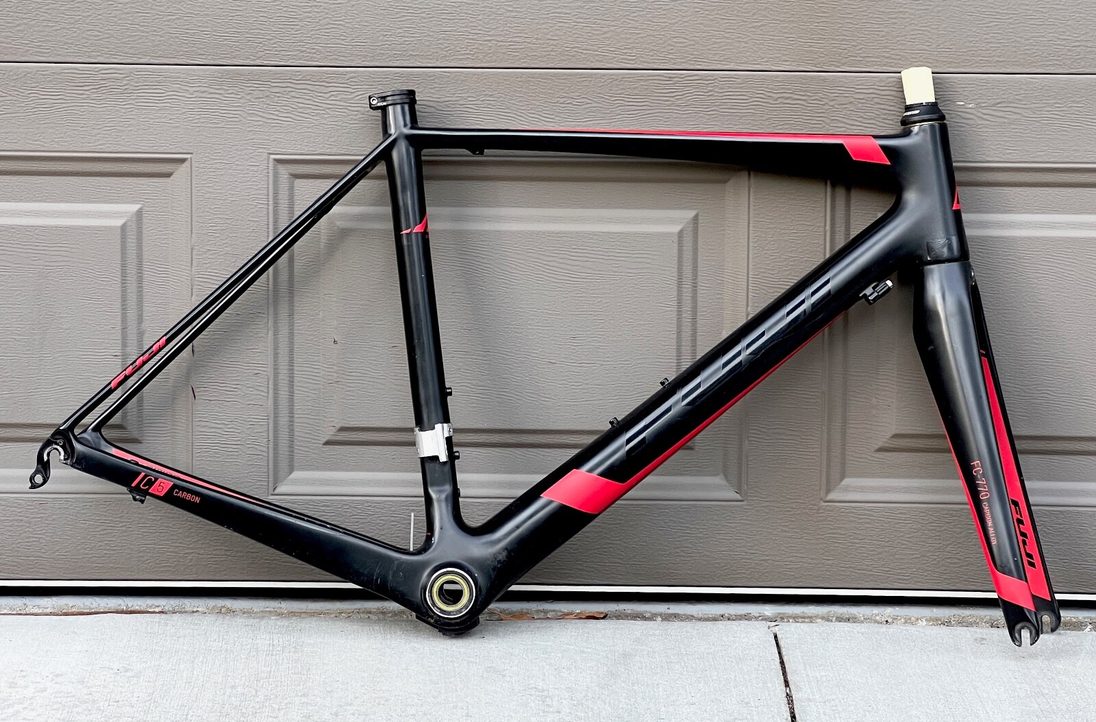Fuji Altamira Limited Edition Carbon Road Bike Frameset S/M Fuji Altamira Limited Edition Carbon Road Bike Frameset S/M