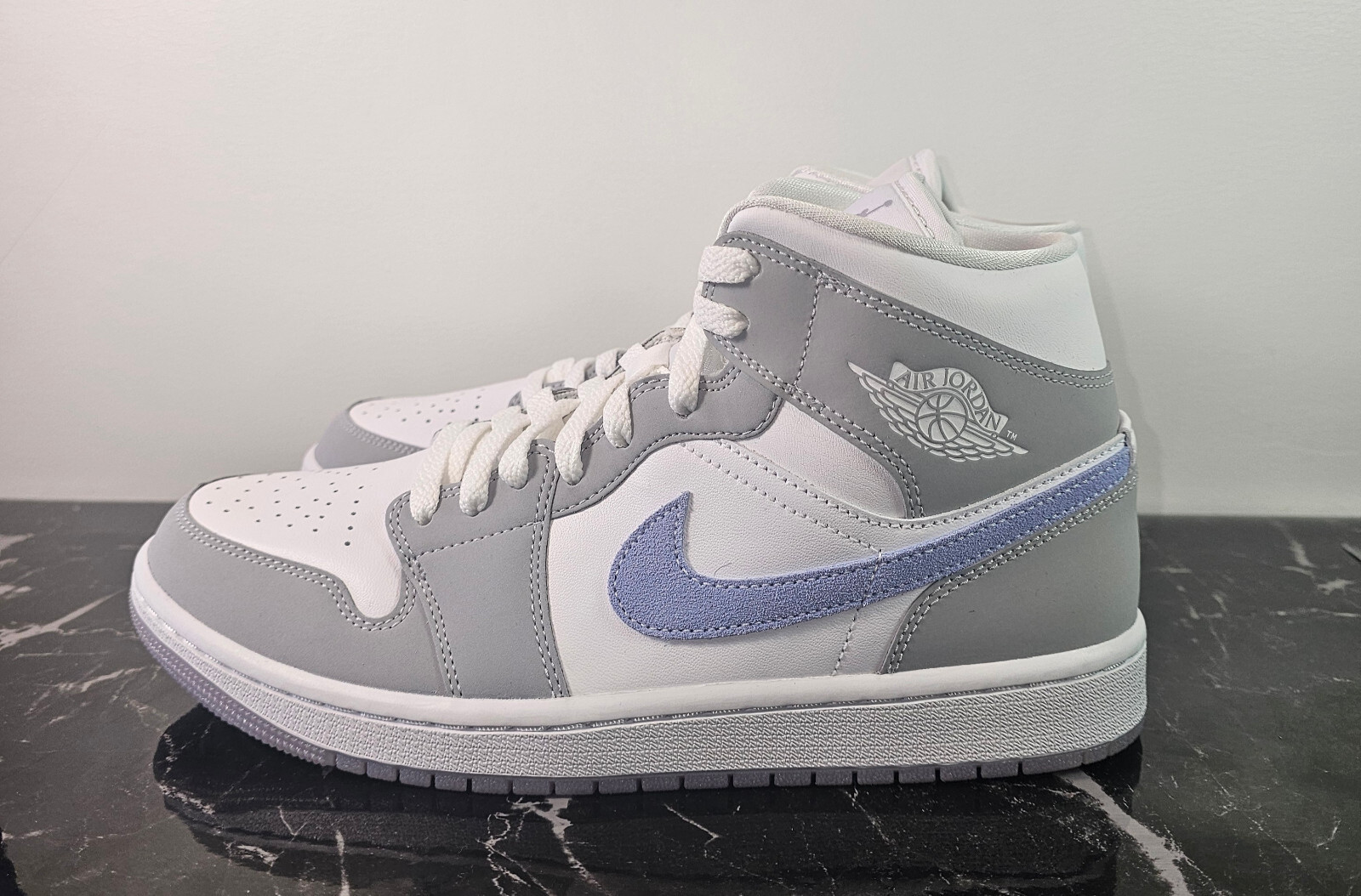 Nike Air Jordan 1 Mid Wolf Grey Aluminum BQ6472-105 Size Women's 9.5 / Men's 8 195238846190 | eBay Nike Air Jordan 1 Mid Wolf Grey Aluminum BQ6472-105 Size Women's 9.5 / Men's 8 195238846190 | eBay