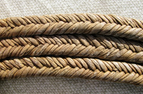 ANTIQUE UNIQUE NATIVE AMERICAN INDIAN CHEVRON FLAT BRAIDED RAWHIDE REATA~1800s