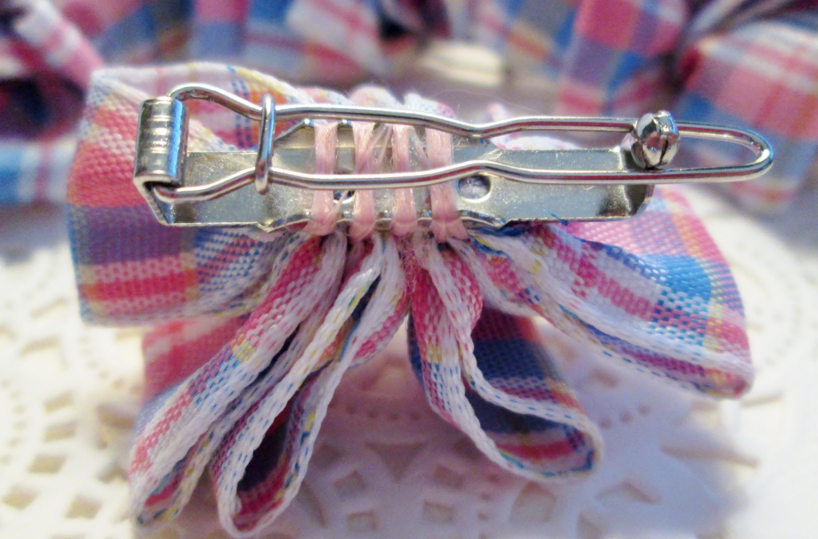 Dog Puppy Grooming Bows Lot of 26 Bows Pink Blue White Plaid 1-3/4