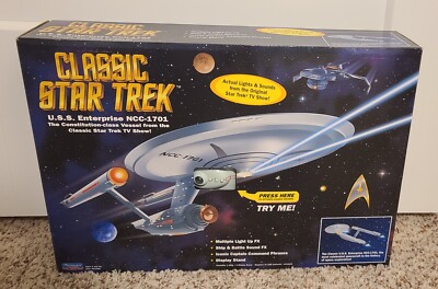 Playmates Toys (2022) Classic Star Trek: U.S.S. Enterprise NCC-1701 - New