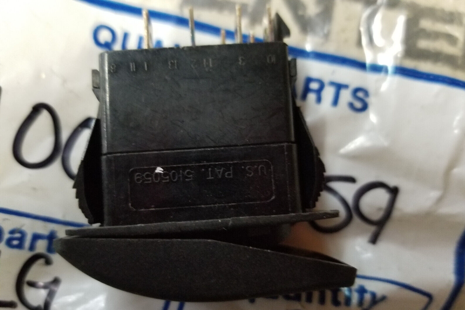 1001090459 JLG ROCKER SWITCH - Picture 5 of 6