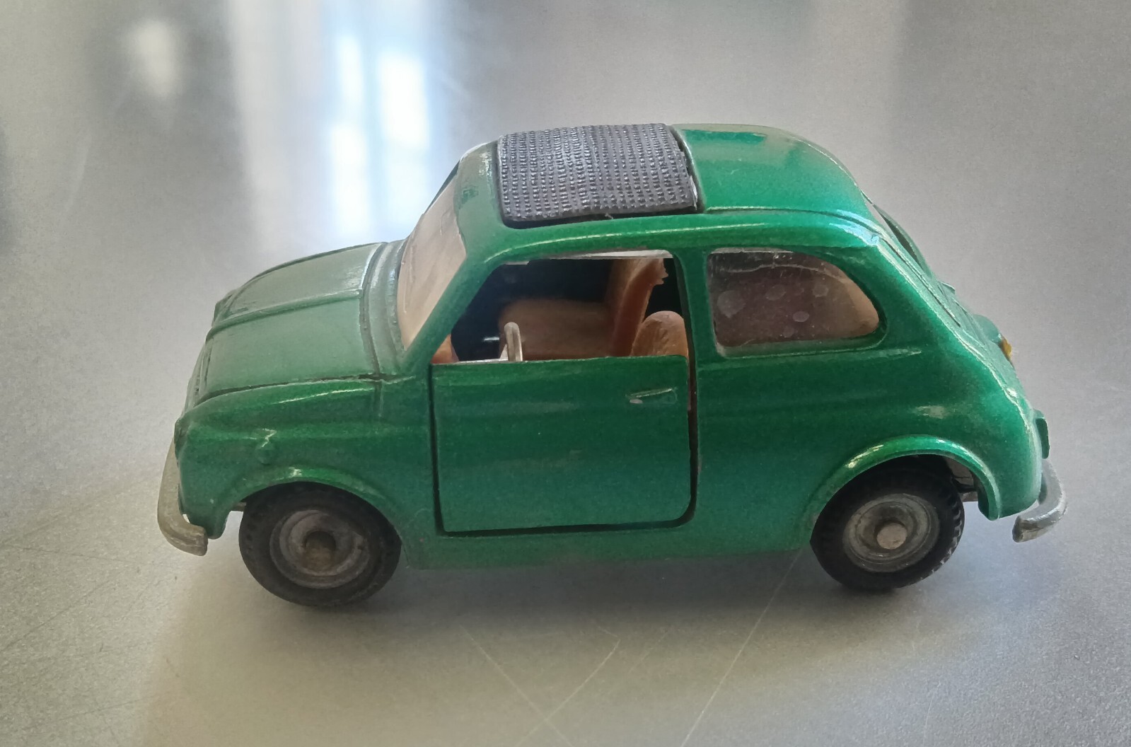 ミニカー MEBETOYS A-36 FIAT NUOVA 500 MEBETOYS A-36 FIAT NUOVA 500 - メルカリ