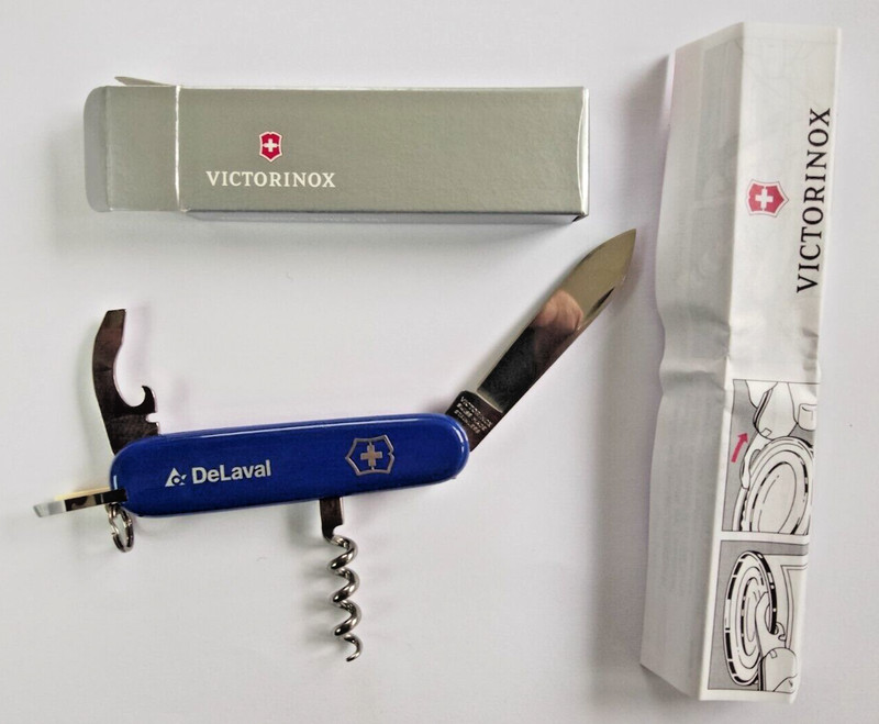 Victorinox ,Couteau D'Officier Waiter Publicitaire ,9 Fonctions,Neuf Avec Boite.