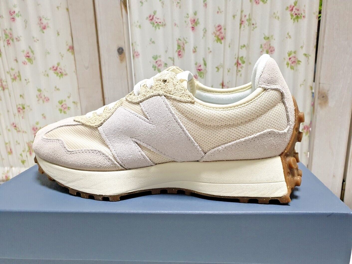 レア 極美品　C.S.E. SUPER NAUT New Balance 327 Men's Sneaker | Costco