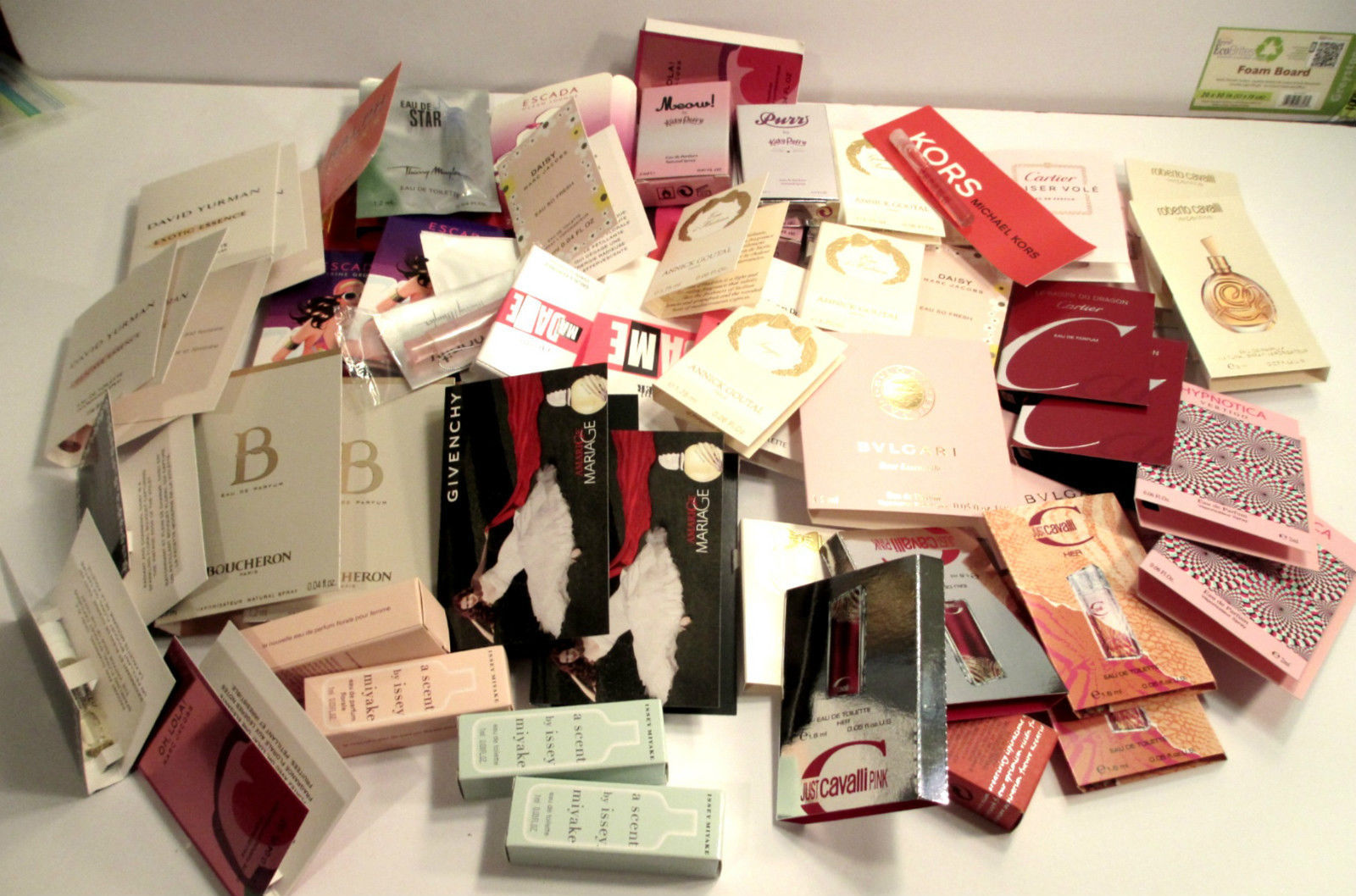 Eau de toilette graffiti rosa Escada