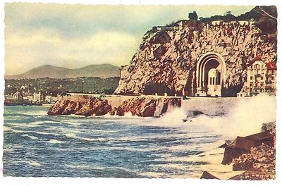 CPA 06 - NICE - 208. Le Château - Le Monument aux Morts