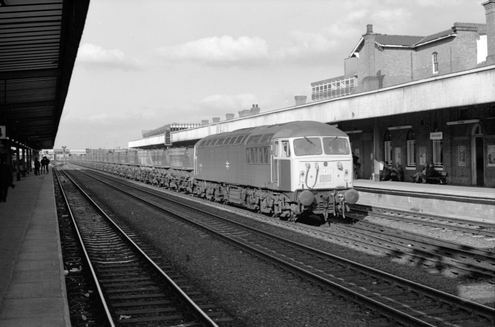 35mm raiway neg b/w 56028 doncaster 21/10/83 from scunthorpe direction