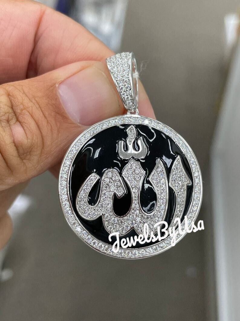 Pre-owned Nsg Mens D/vvs Moissanite Allah In Black Enamel Disk Charm Pendant 2.13ct 925 Silver In White