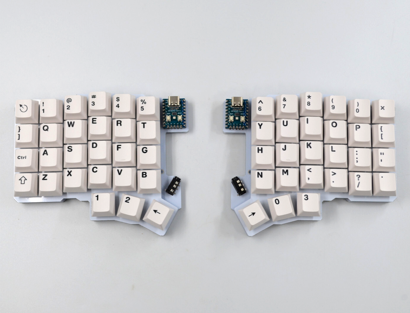 自作キーボード gingo65 / Holy Panda / GMK a Silakka54 Split Custom Mechanical Keyboard Holy Panda Lubed