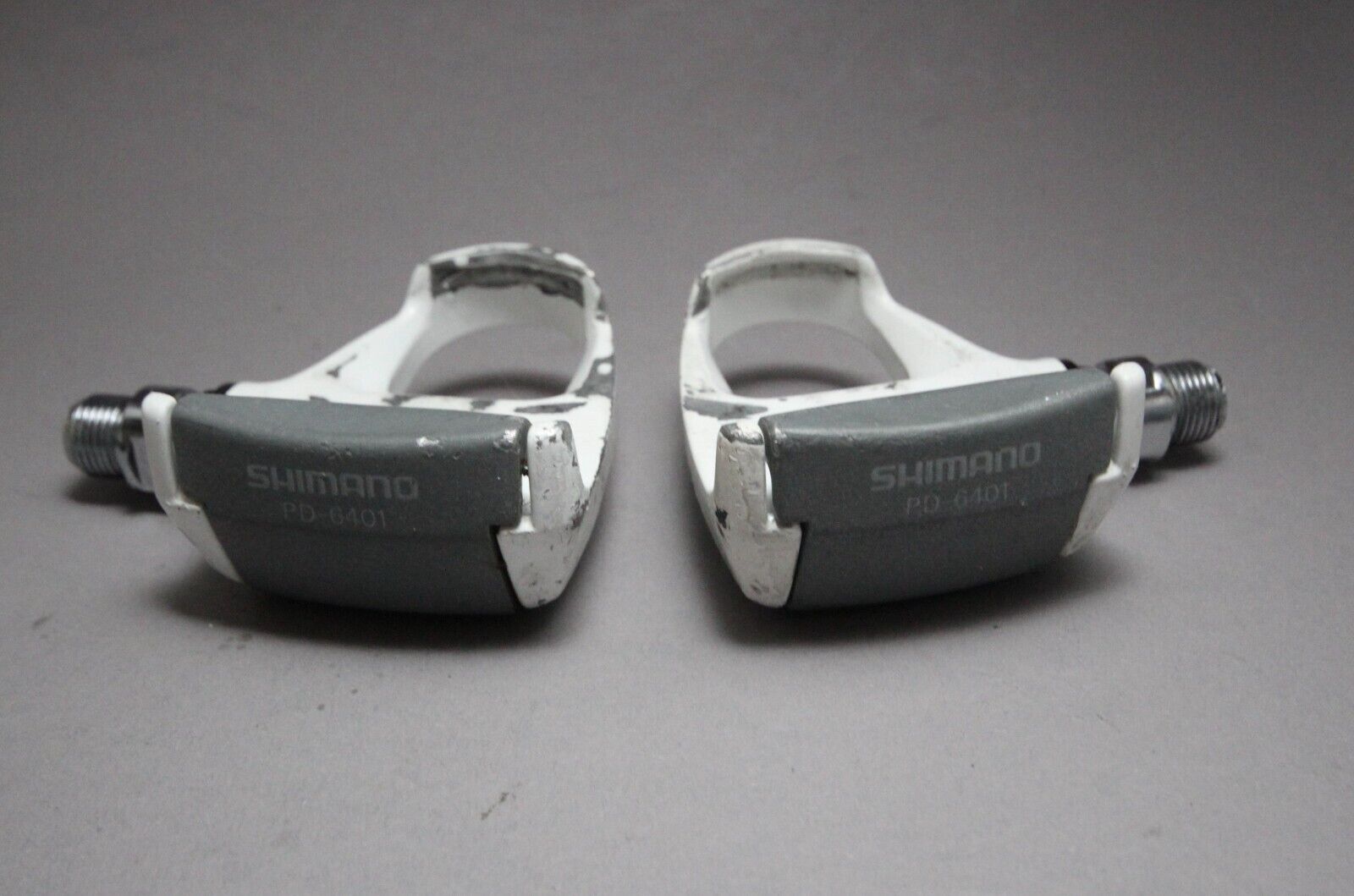 Shimano 600 PD 6401 Look Pedal / White / No Ultegra Dura Ace Shimano 600 PD 6401 Look Pedal / White / No Ultegra Dura Ace