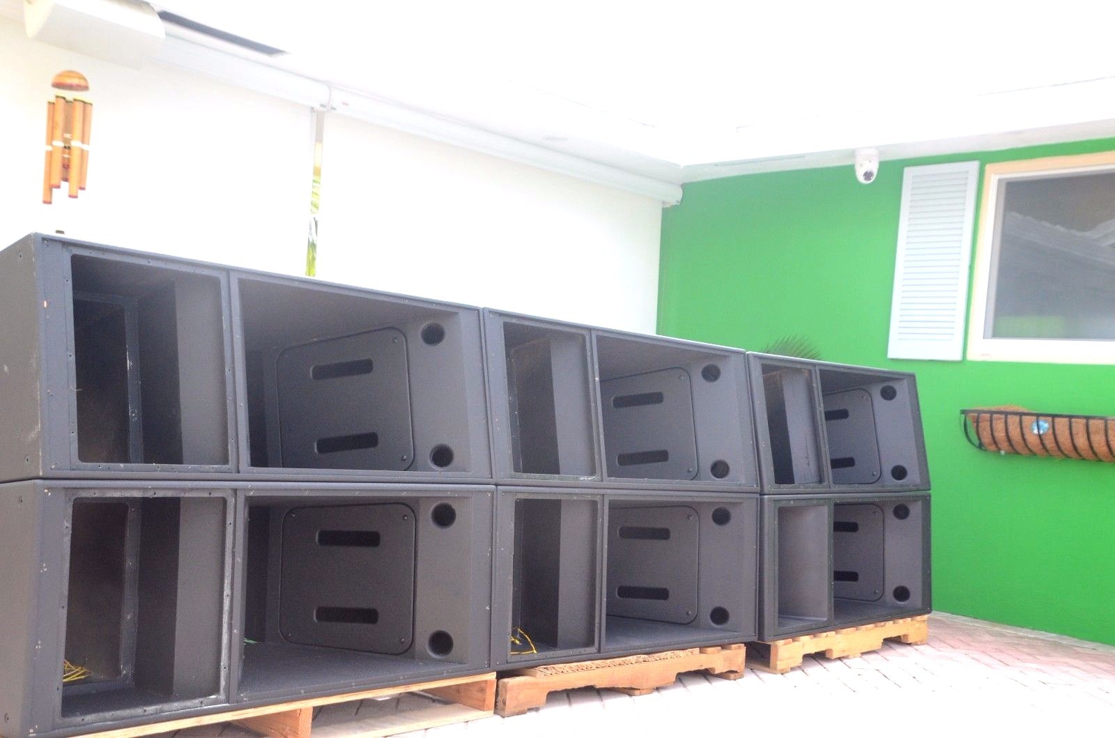 empty line array cabinets