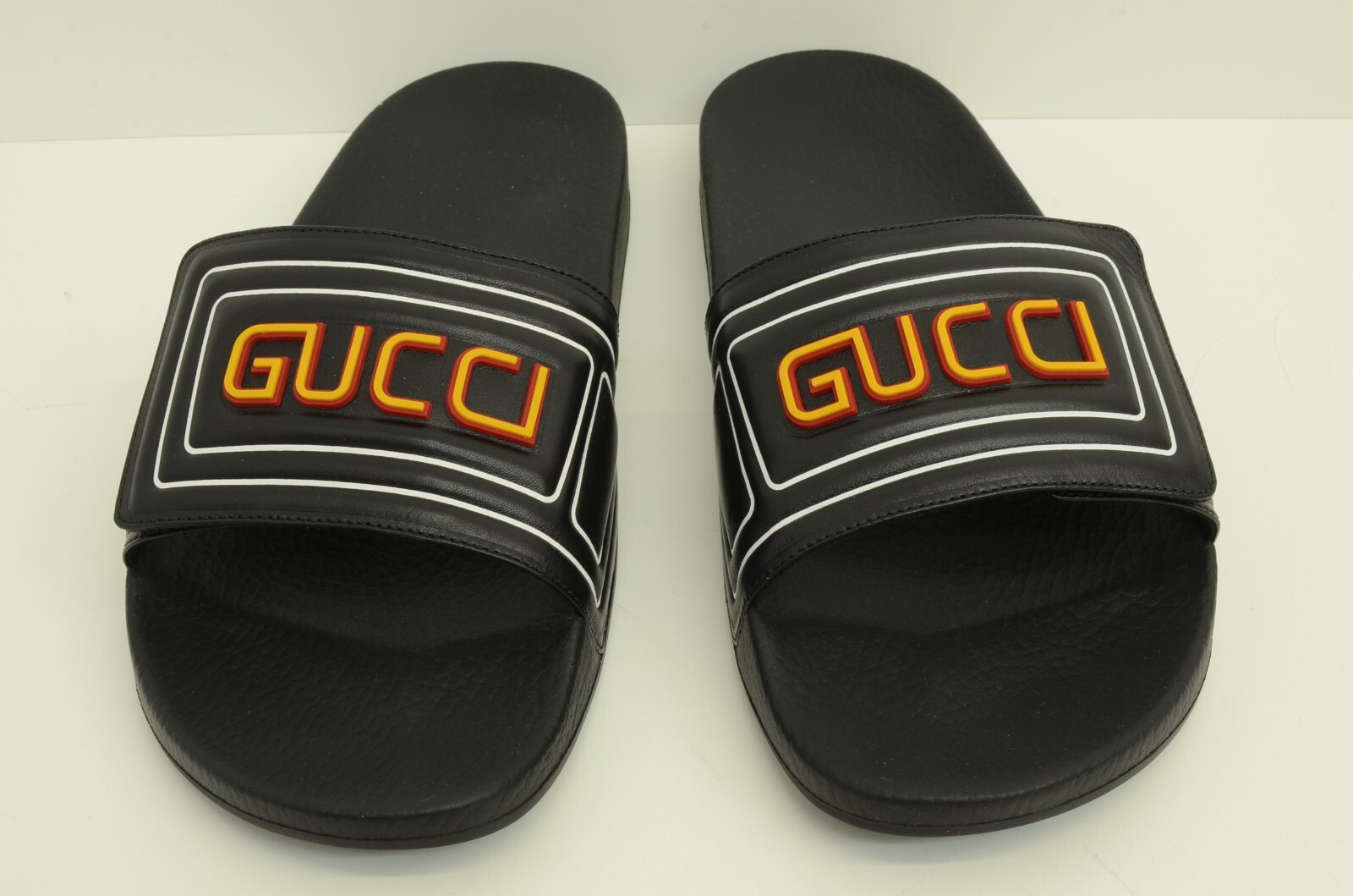 Gucci★素敵！Black Leather Hawaii Logo Slipper Sandal Gucci Women's Black Rubber Trademark Logo Slipper Sandal