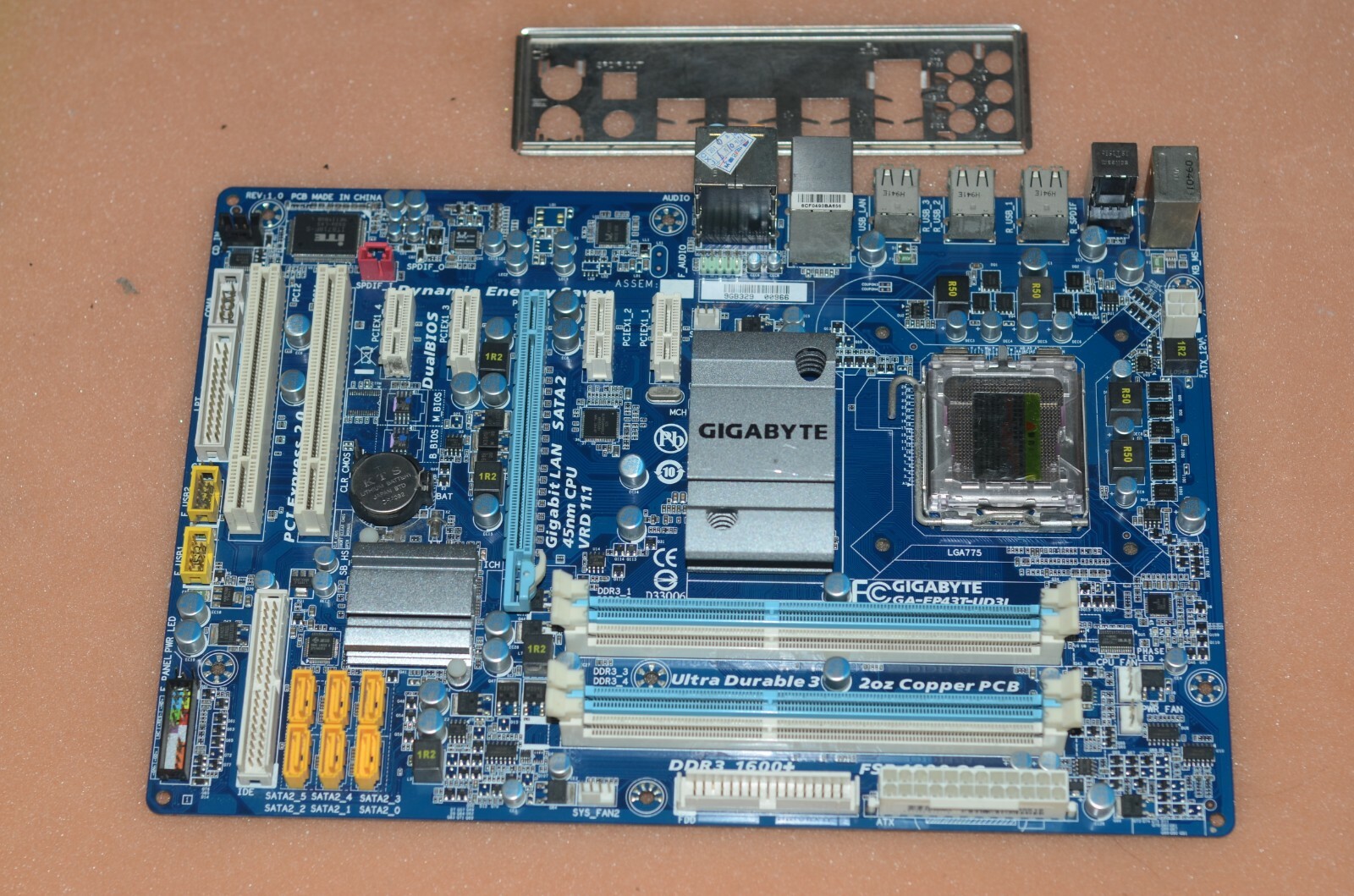 775 сокет ddr3. Материнская плата Gigabyte 775 сокет. Материнская плата Gigabyte 775 сокет ddr2. ASUS 775 Socket ddr3. Материнская плата Gigabyte 775 DDR 3.