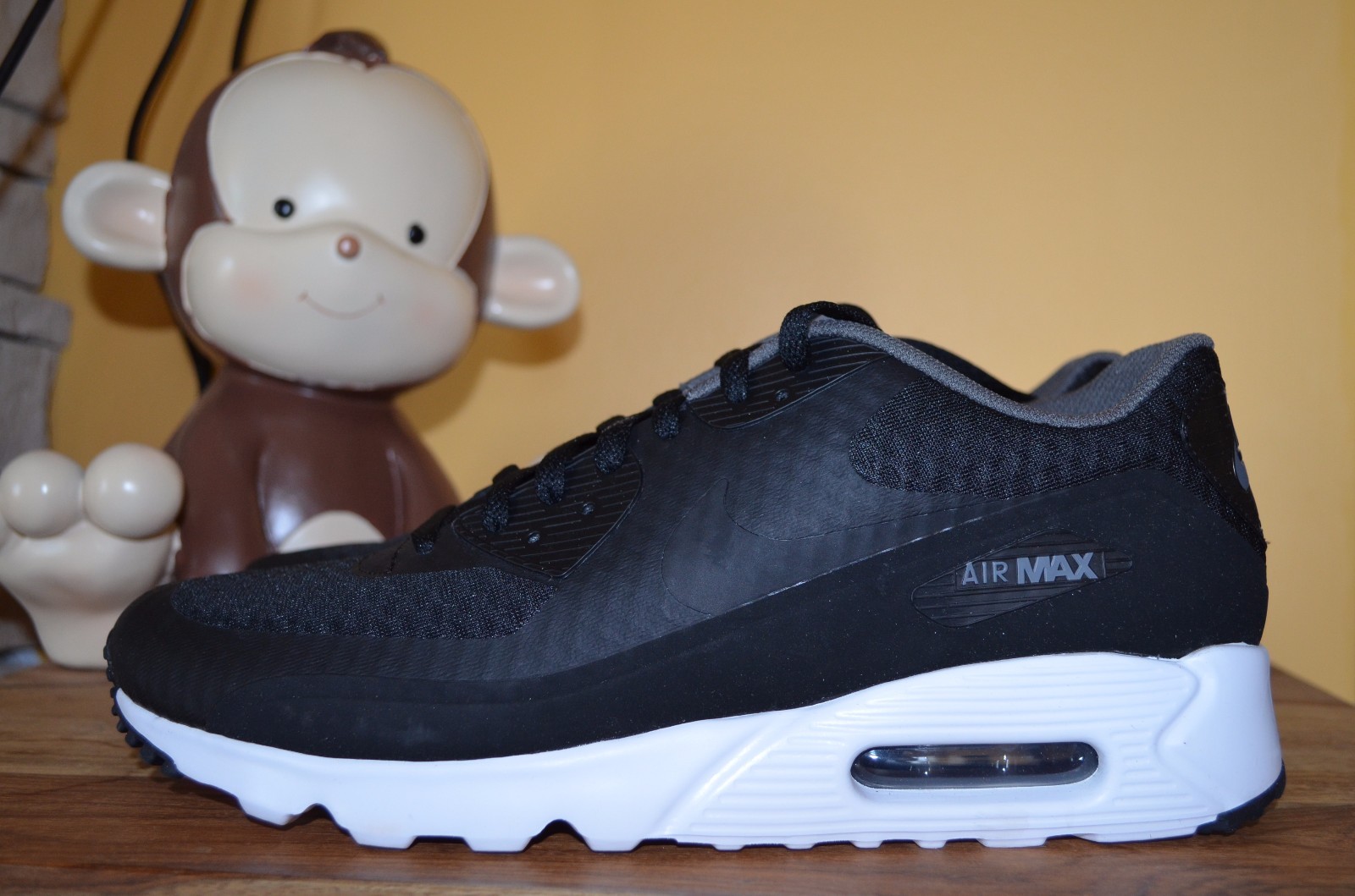 NEW NIKE AIR MAX 90 ULTRA ESSENTIAL Trainers SZ 10 11.5 BlackWhite 819474 013 NEW NIKE AIR MAX 90 ULTRA ESSENTIAL Trainers SZ 10 11.5 BlackWhite 819474 013