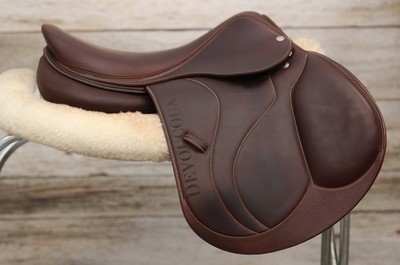Stunning 2018 17'' Devoucoux Biarritz O saddle for sale!