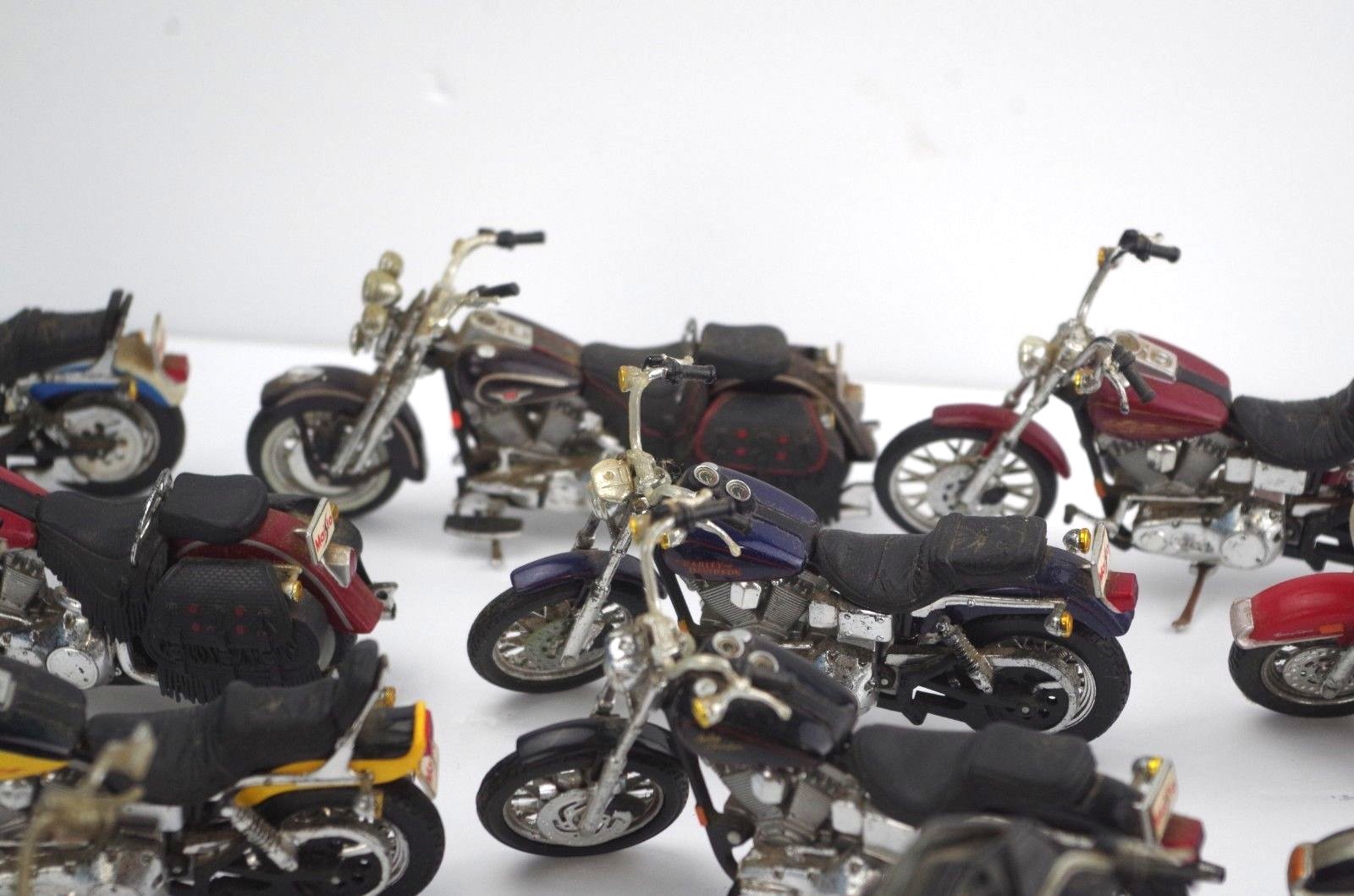 1/18 Maisto Model Motorcycle Harley Davidson lot of 12 All Harley