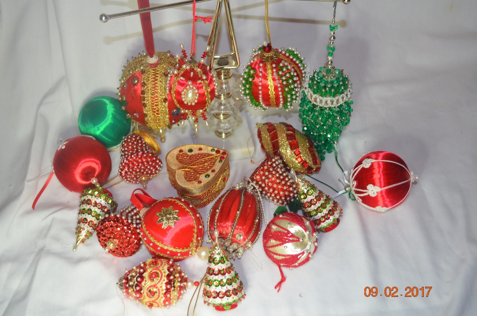 Lot of 19 Vintage Beaded Jeweled Satin Christmas Tree Ornaments  REd Green Pearl