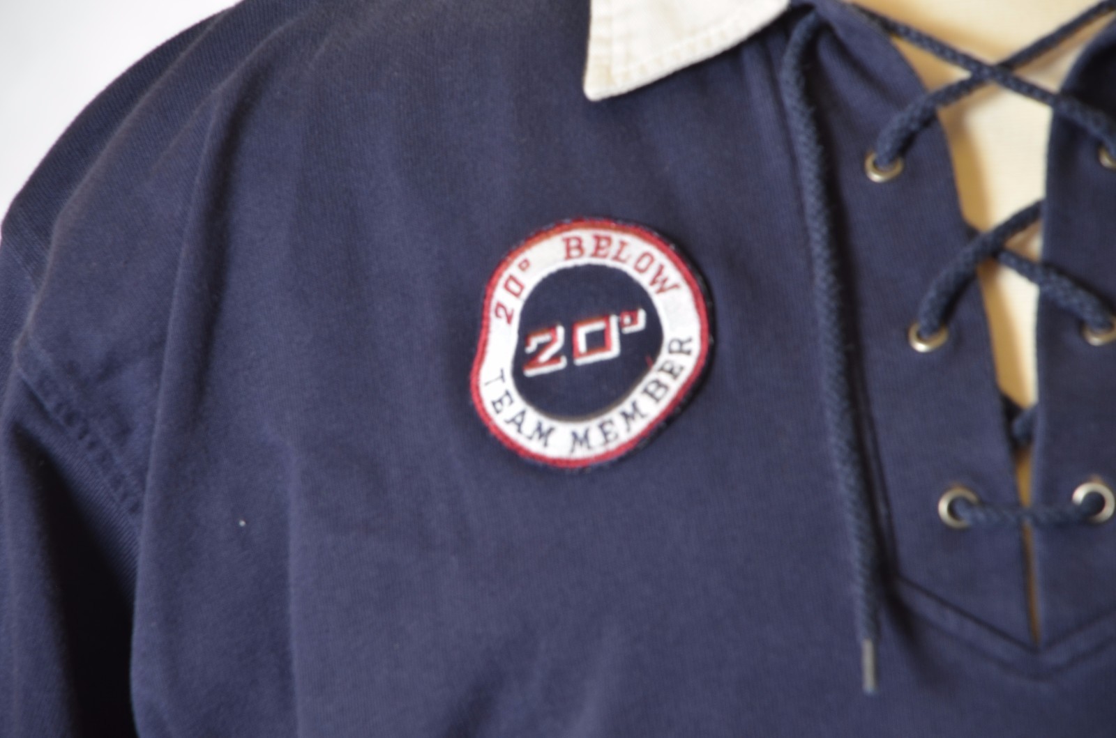 20 Degrees Below Mens Team Member Rugby lace up jersey #7 Size XL spell out  (M)