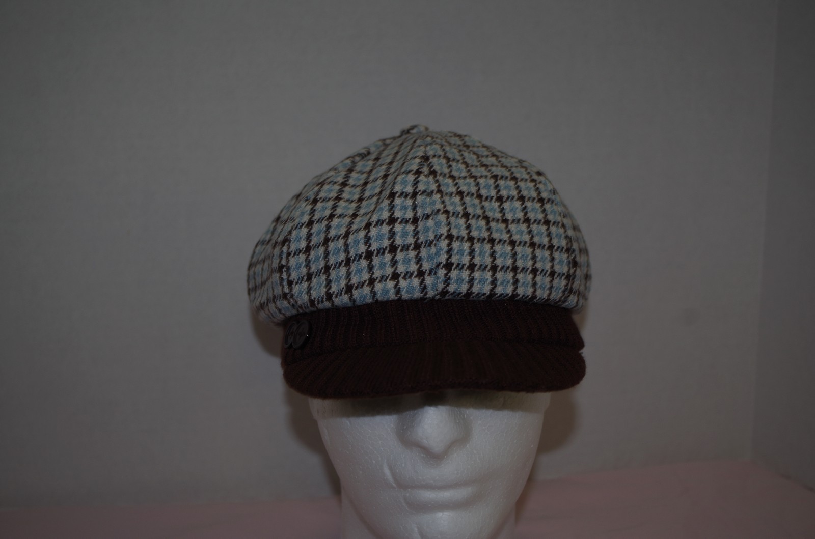 Vintage  Womens Hat Houndstooth Cabbie Cabby Knit type Bill with 2 buttons