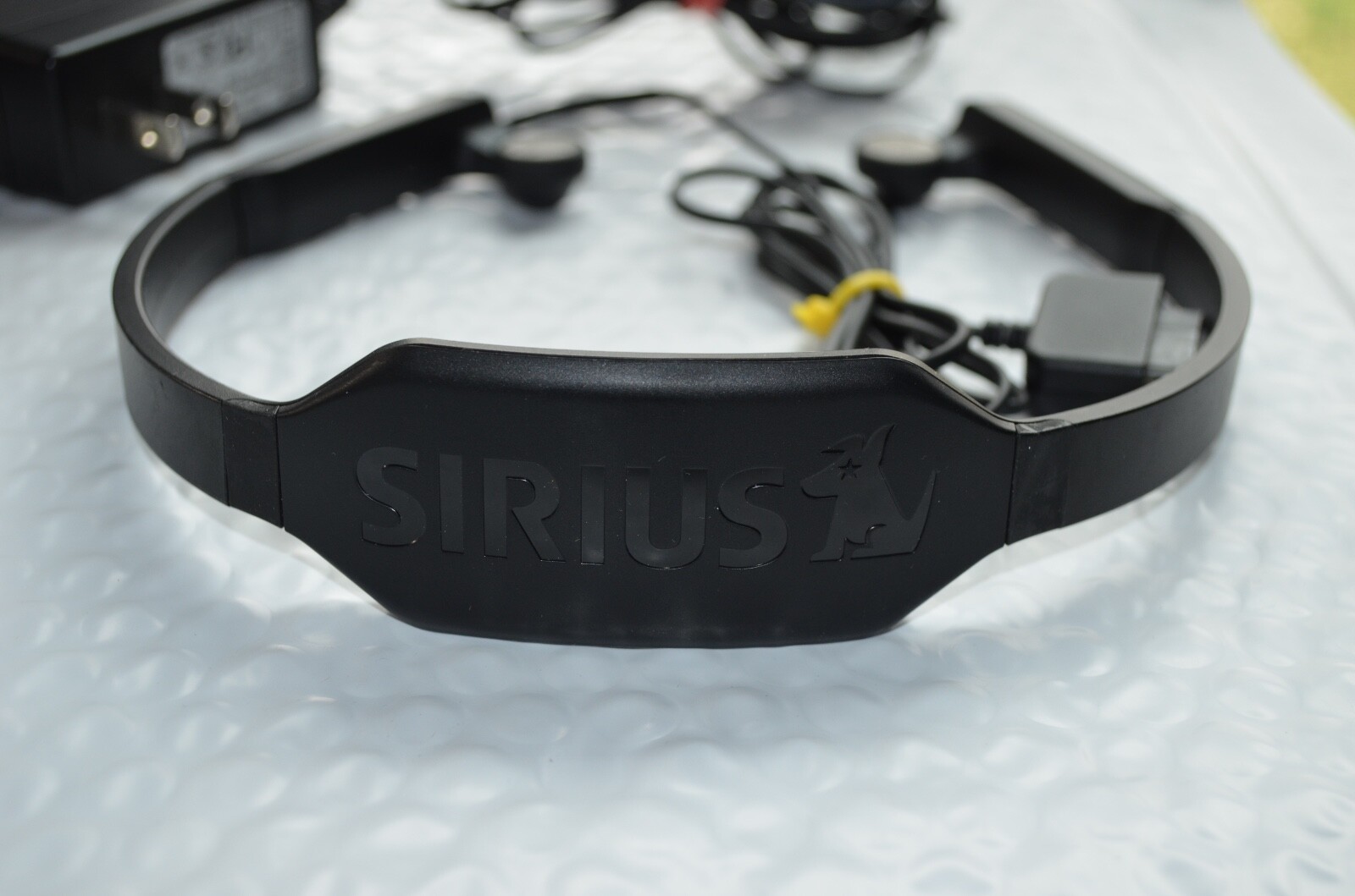 Sirius Stiletto 10 (SL10) XM Portable Satellite Radio Receiver Bundle