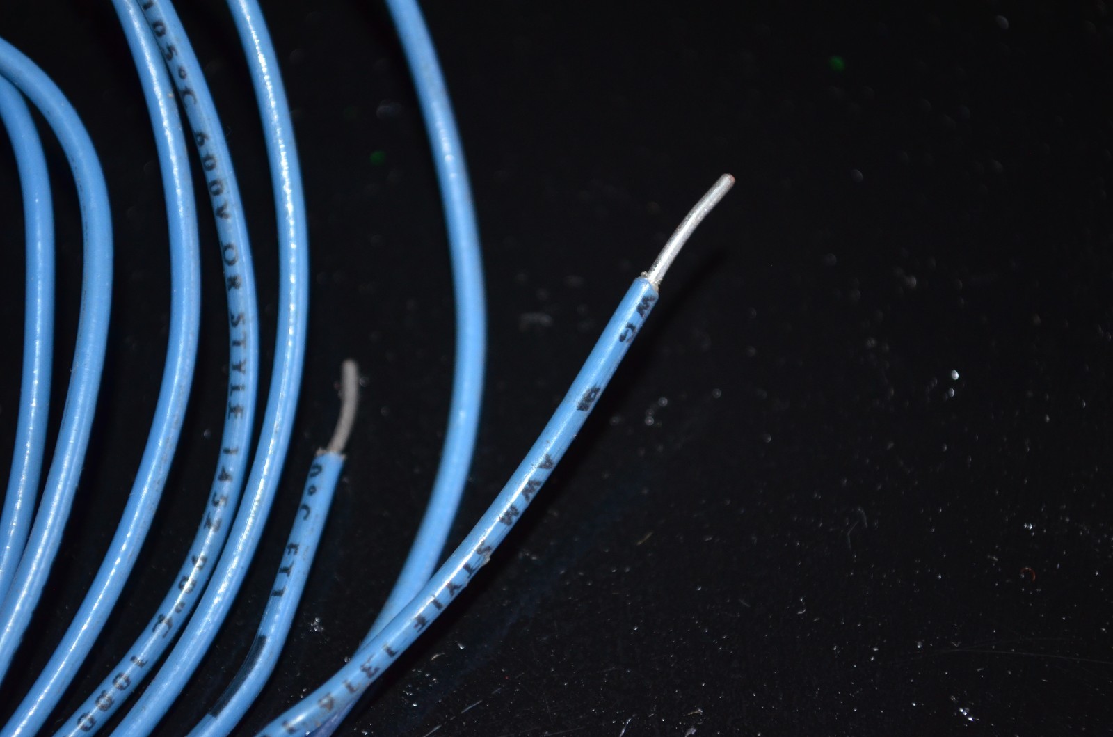 Robertson REI432T812D Howard Industries EP2/32IS/120-277 Electronic Ballasts