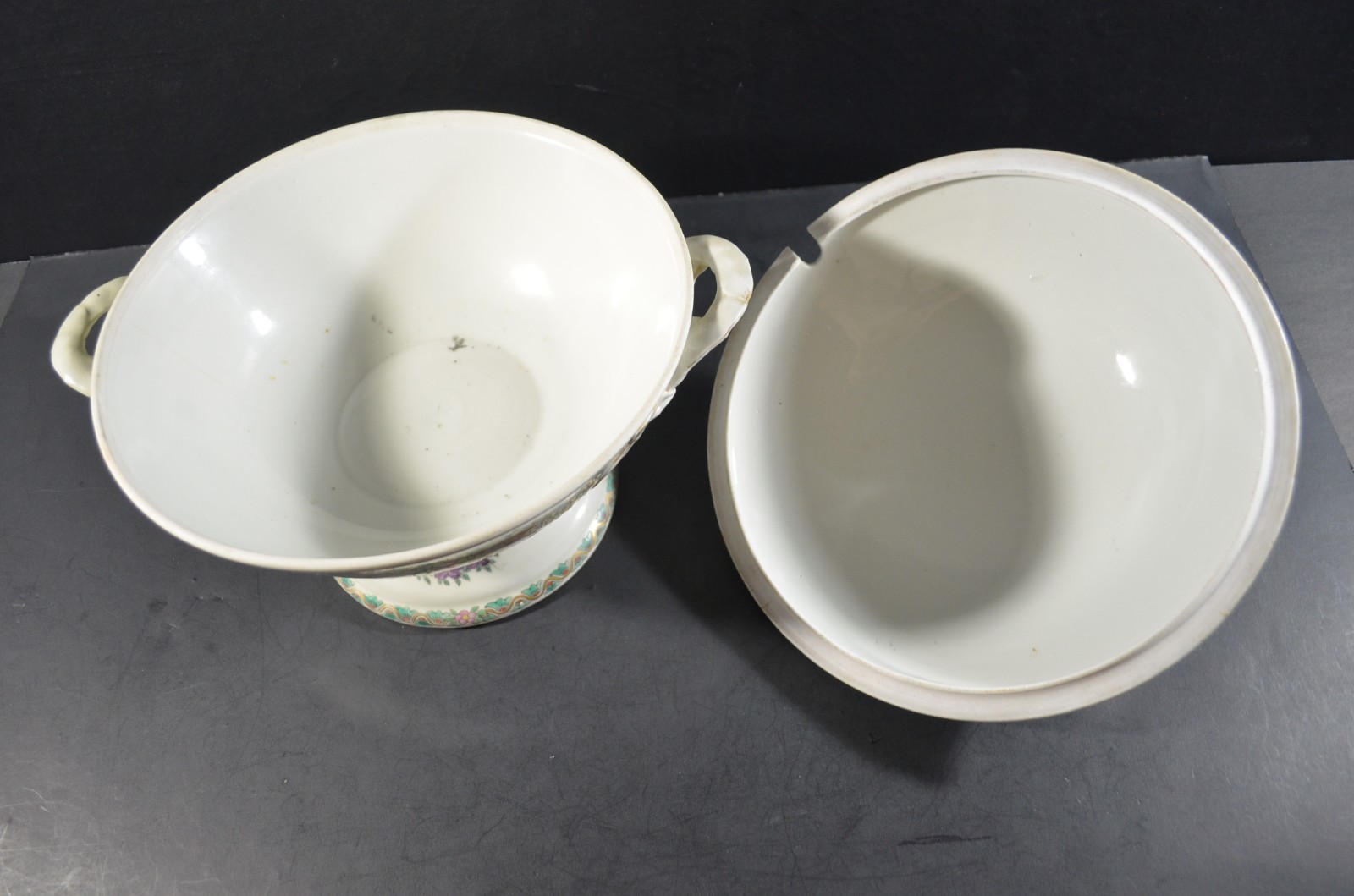 Over sized Four sets Japanese Meiji porcelain 3 plates and large bowls W / Mark