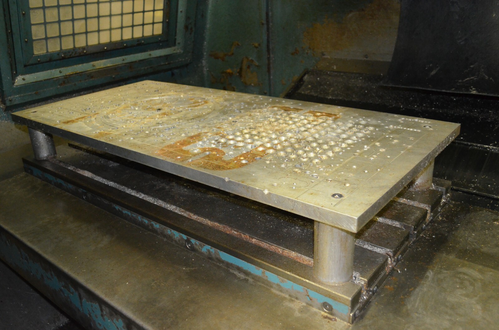 MATSUURA MC-1000VF CNC Vertical Machining Center