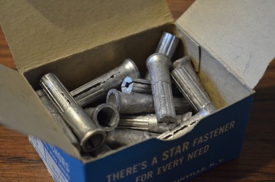 Qty 100 Star Scruin Lead Anchors No. 41214 Size: 10-12-14 x 1 1/2