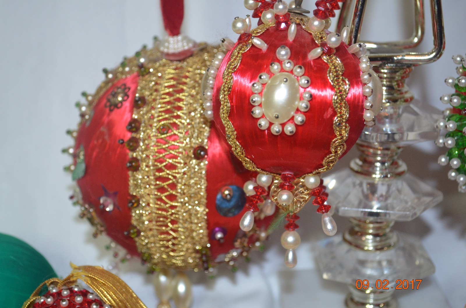 Lot of 19 Vintage Beaded Jeweled Satin Christmas Tree Ornaments  REd Green Pearl