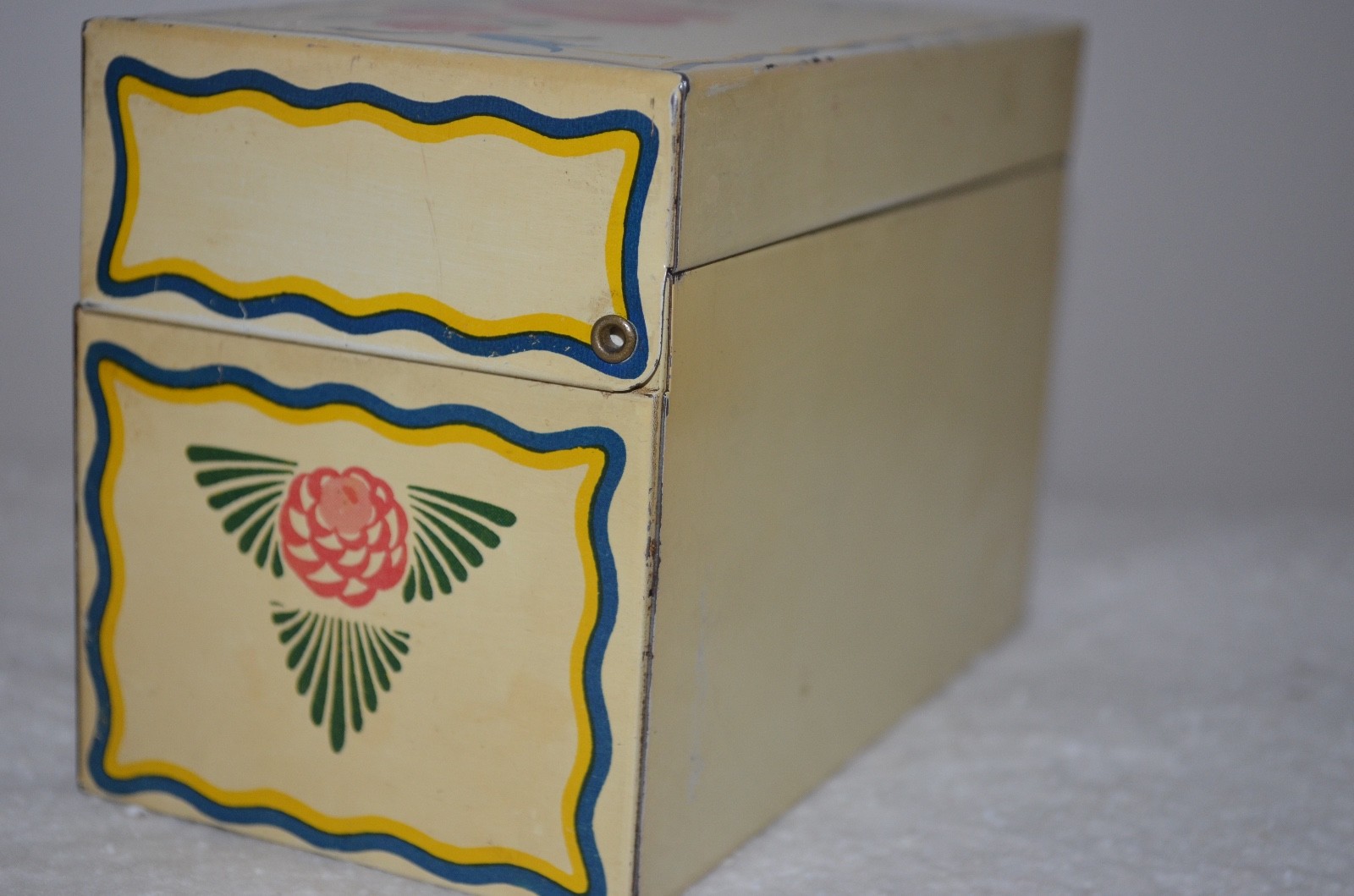 Vintage Ohio Art Tin Recipe Box with Vintage Recipes Folk Art Toleware 3.5