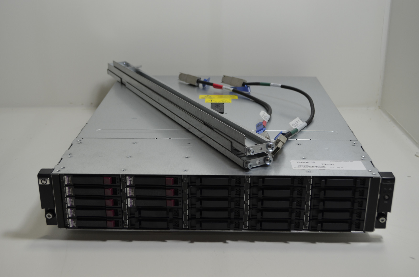 Дисковый массив HP STORAGEWORKS