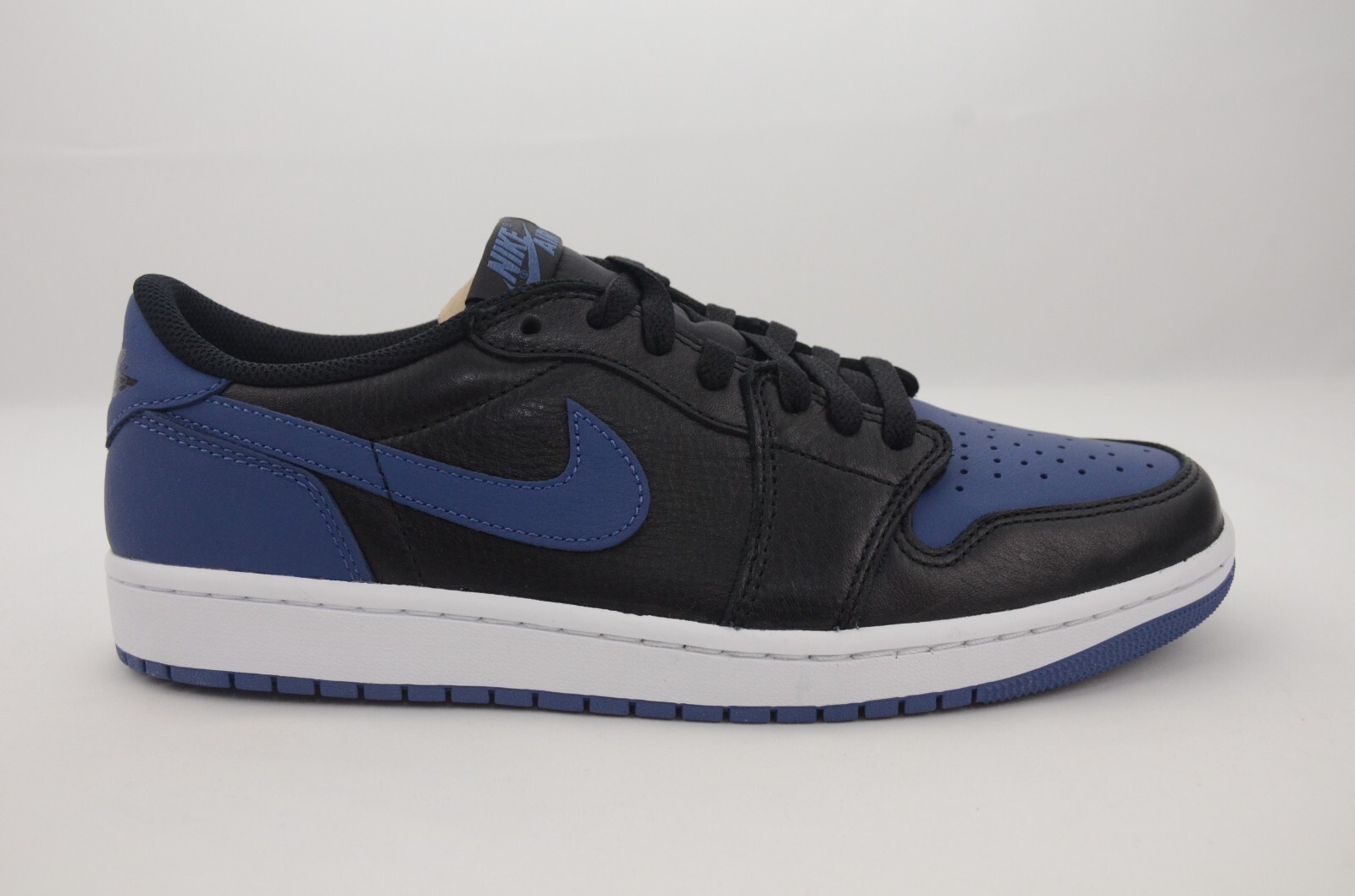 スニーカー Nike Air Jordan 1 Retro Low OG Mystic Navy Air Jordan 1 Retro Low OG Mystic Navy CZ0790-041 - All Sizes