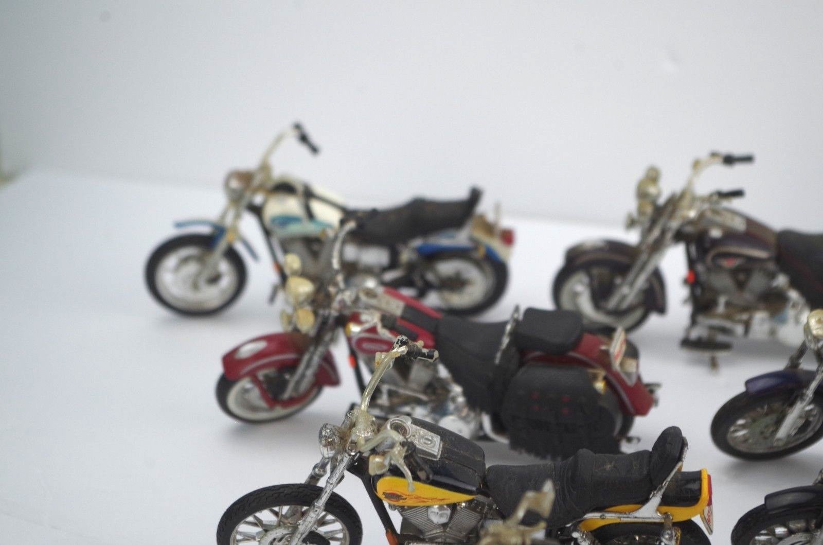 1/18 Maisto Model Motorcycle Harley Davidson lot of 12 All Harley