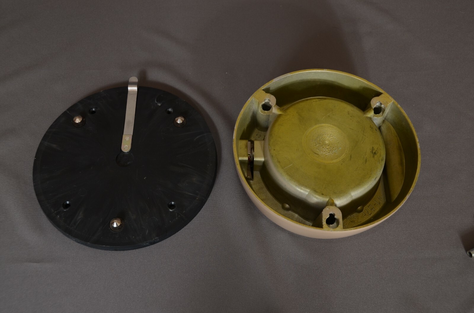 VINTAGE USSR RUSSIAN SUBMARINE SHIP CLOCK W KEY (WORKING) HEAVY 5-1/2 LBS