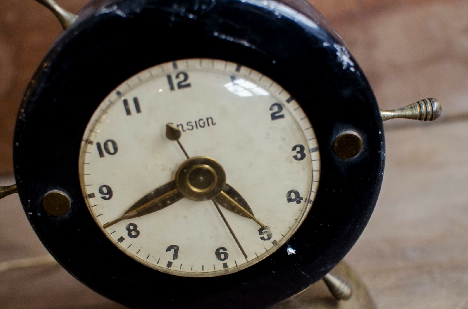 Vintage Ship's Wheel Clock, Pilot's Wheel Clock, Ensign Brand Not working