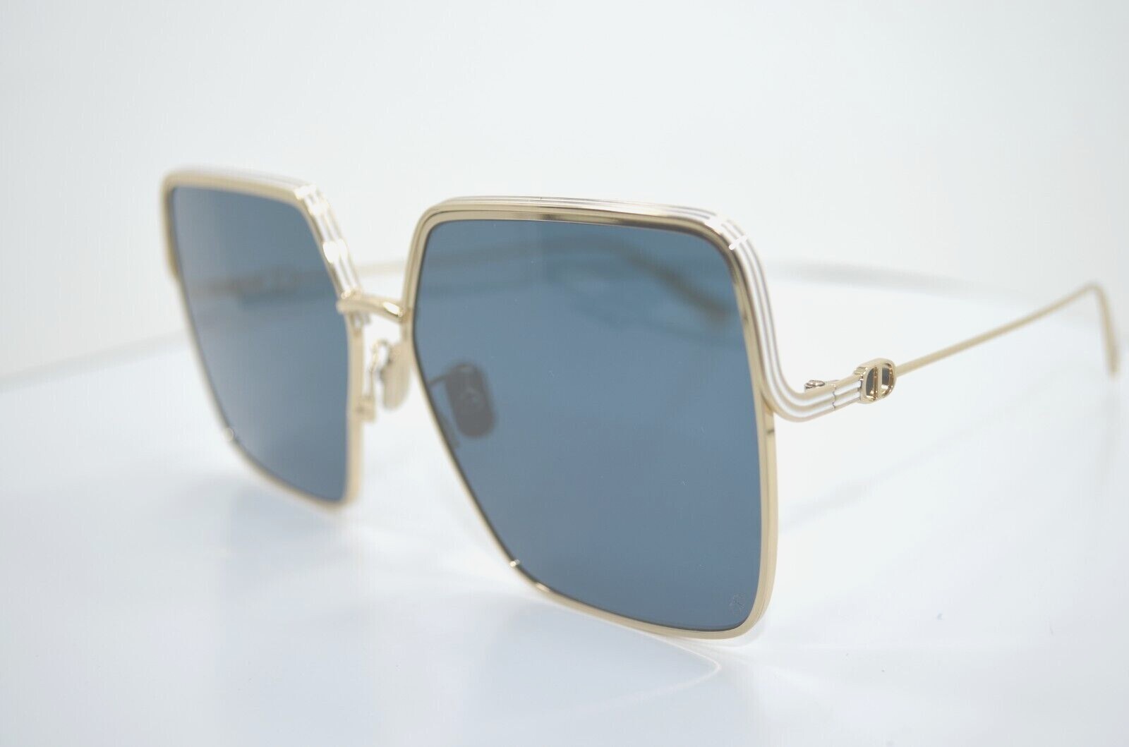Dior ソバージュ Sneak Peek! Dior Spring 2023 Limited-Edition Mitzah