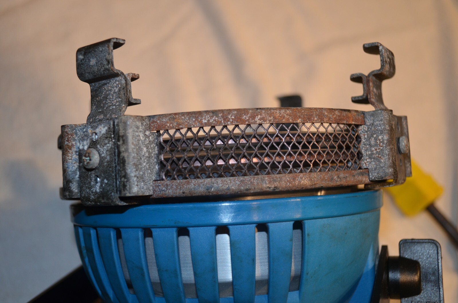 Arri Arrilite 650 Open Face Flood and Spot Tungsten Light Includes Bulb 120V