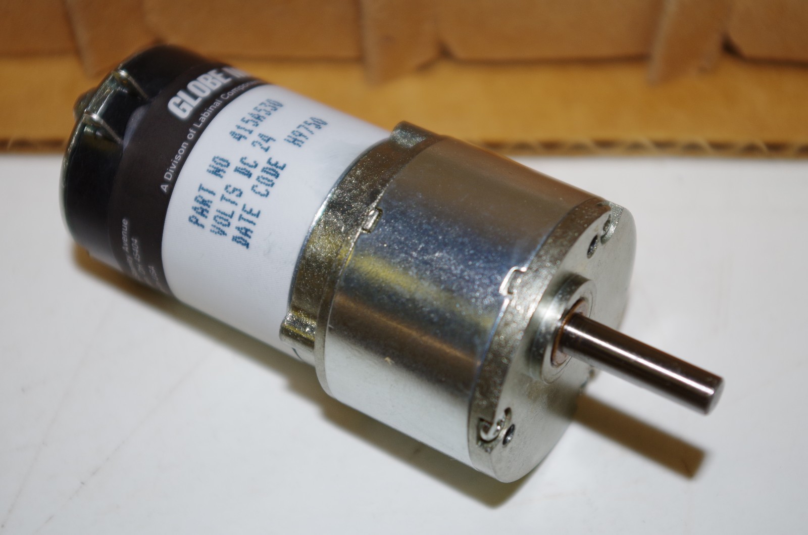 24 VOLT DC GEARED MOTOR TRW GLOBE 415A530 MOTOR GEARHEAD 24VDC 110 RPM