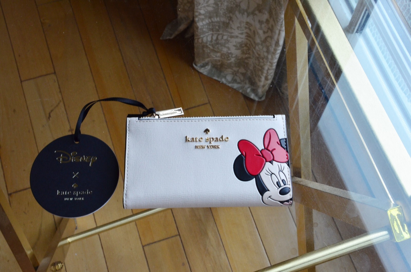 【国内・翌日発送】Disney X Kate spade Small Bifold Wallet Disney X Kate Spade New York Minnie Small Slim Bifold Wallet