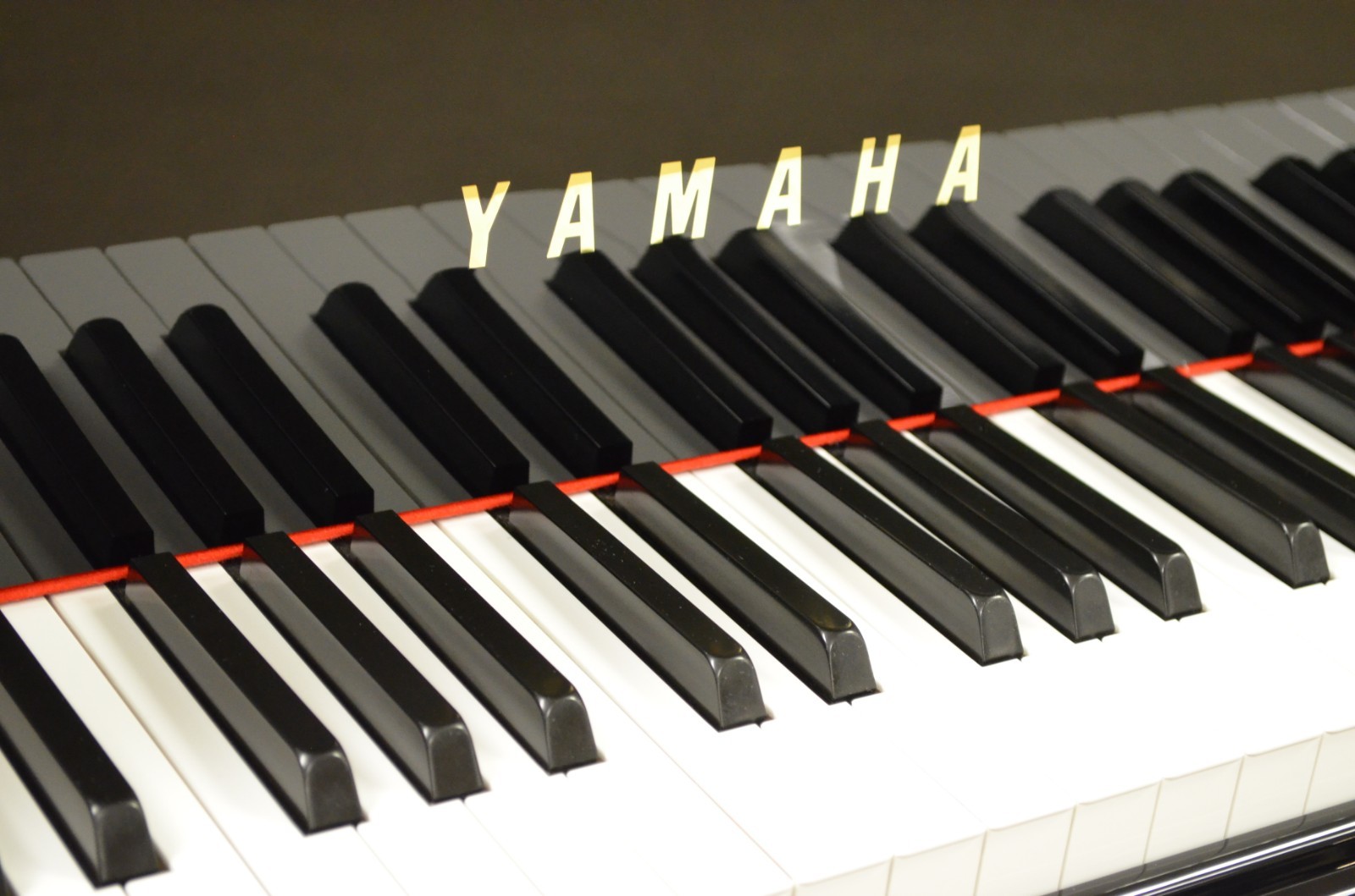 2000 Yamaha C2 Conservatory Series Grand