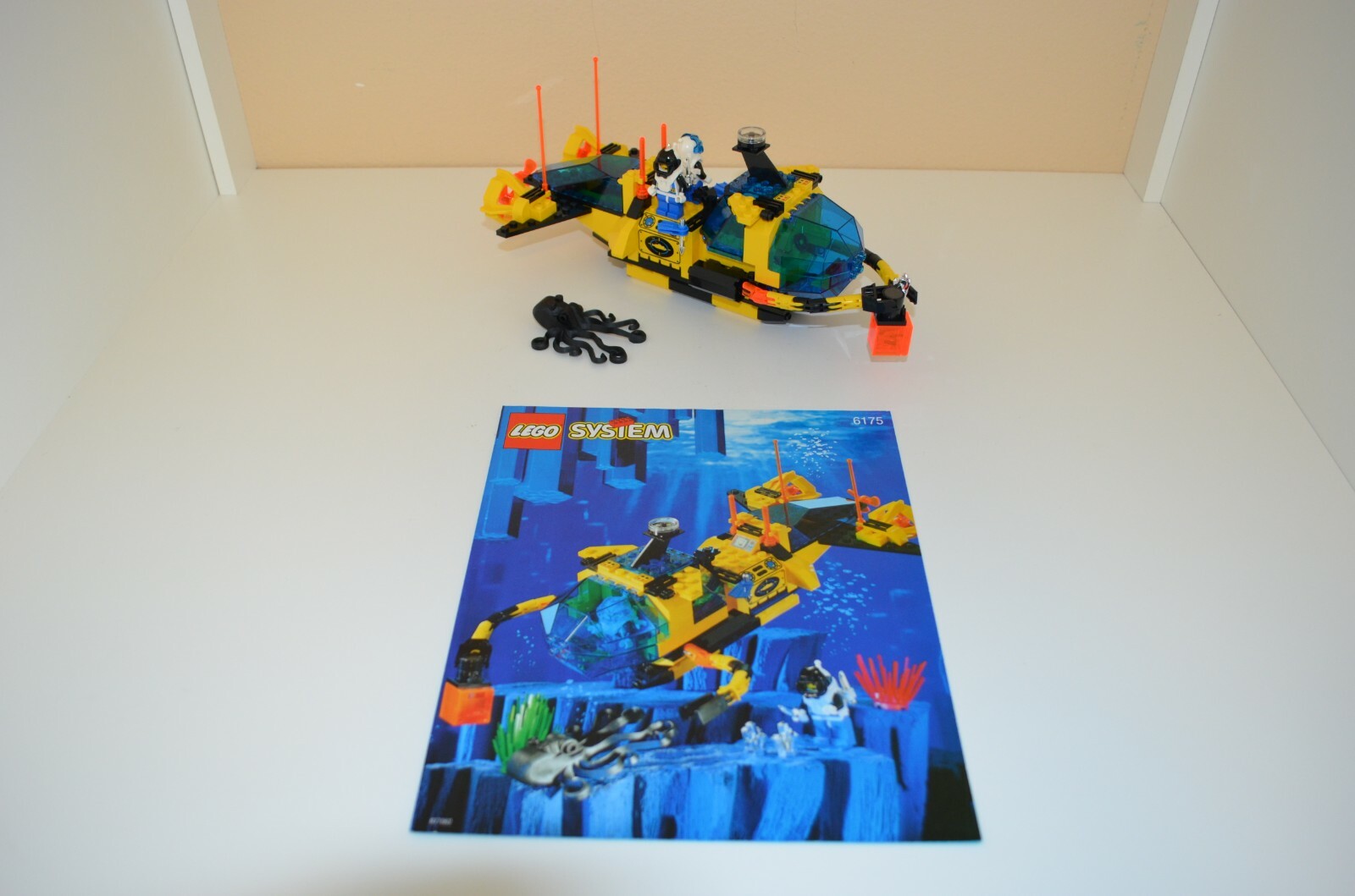 Lego Aquanauts Set Number 6175, Crystal Explorer Sub