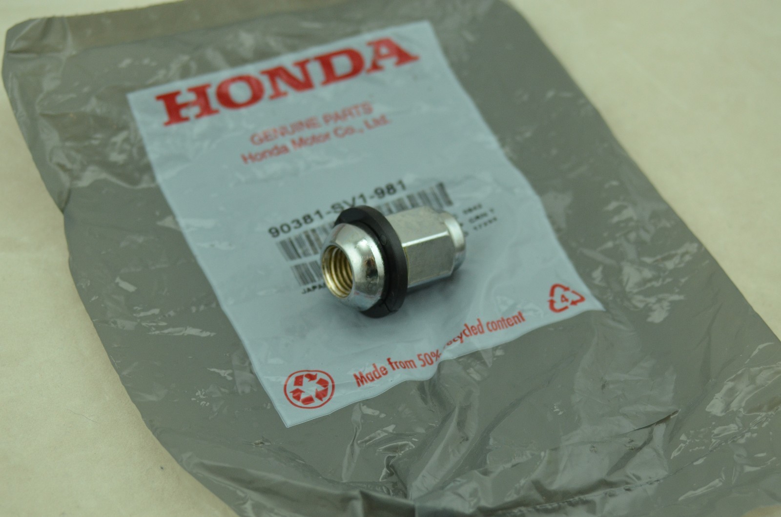 NEW Genuine Honda OEM Single Wheel Lug Nut with Retainer 90381SV1981
