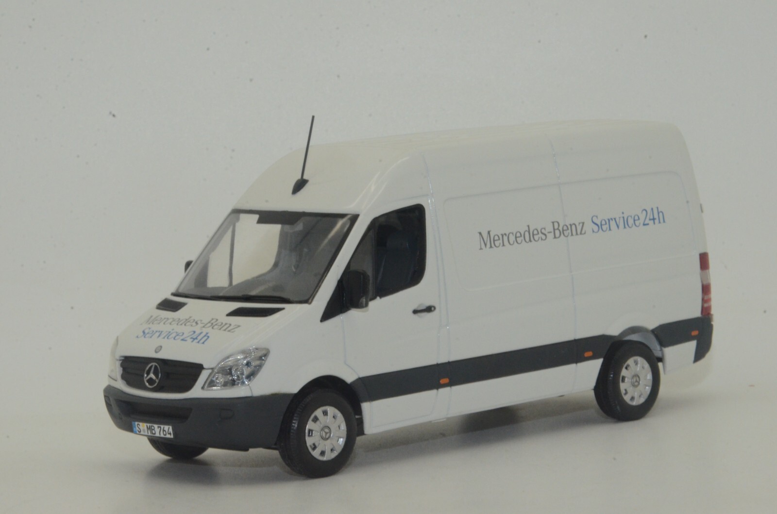 ミニカー Mercedes-Benz Schnelltransporter 1/43 Amazon | 1/43 ミニチャンプス/Mercedes-Benz 560 SEL 1989-91