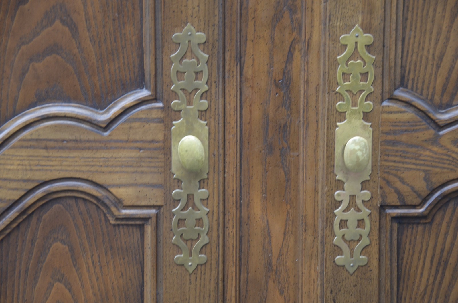 Baker Furniture Country French Louis XV Style Oak Armoire Dresser