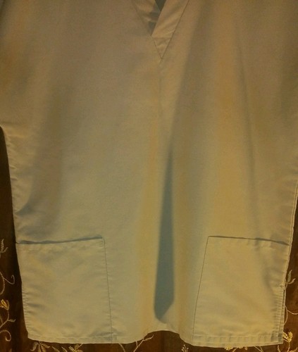 Uniform Advantage Scrub Top Unisex Size M